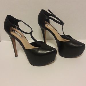 H by Halston "Nadine" T Strap Platform Pump Sz 8.5